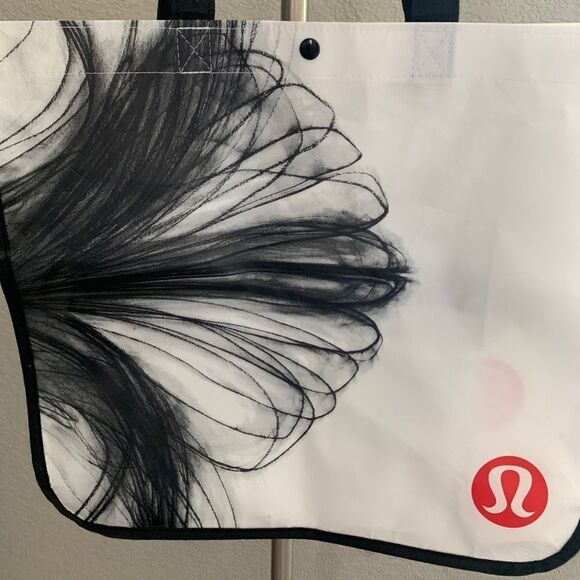 LULULEMON NEW SHOPPING White GYM TOTE BAG YOGA - Picture 5 of 5